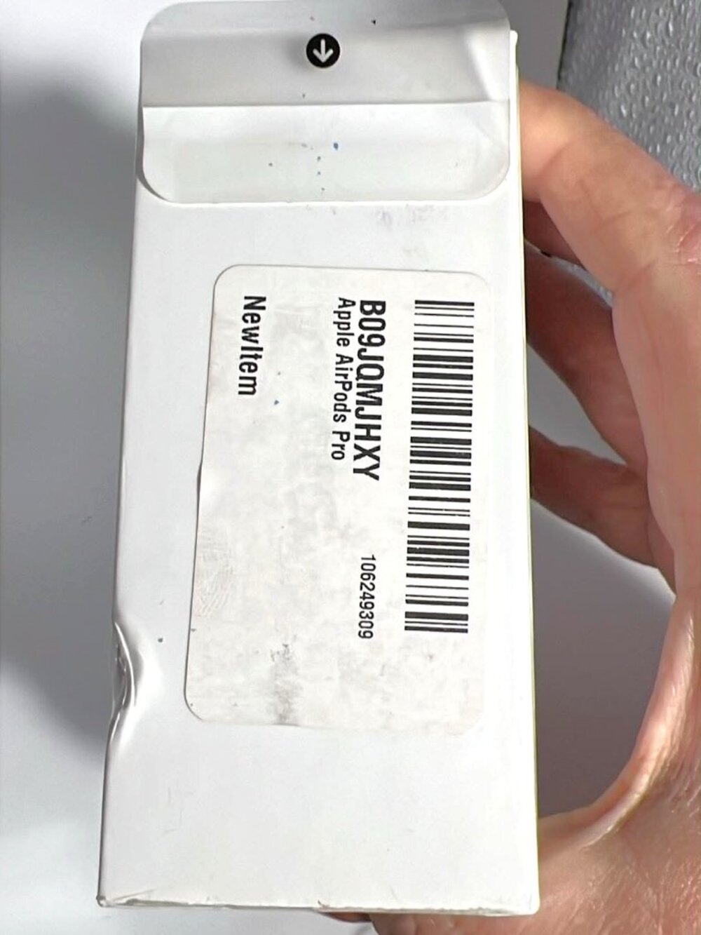 Apple AirPods Pro with MagSafe Charging Case – NEW / SEALED - Picture 5 of 8